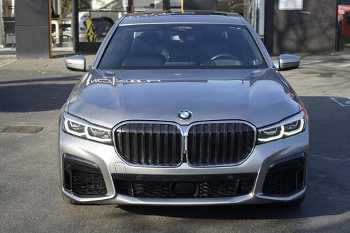 2021 BMW 750 i xDrive