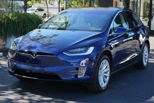Photo 3 of 30 of 2018 Tesla Model X 100D