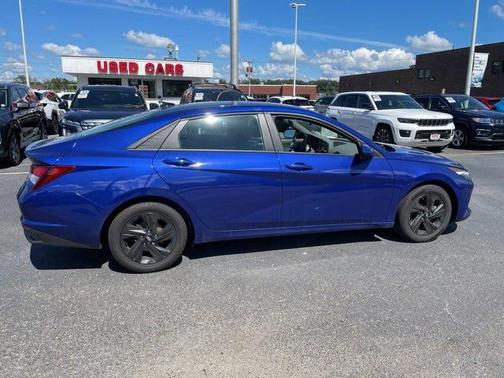 2022 Hyundai ELANTRA SEL