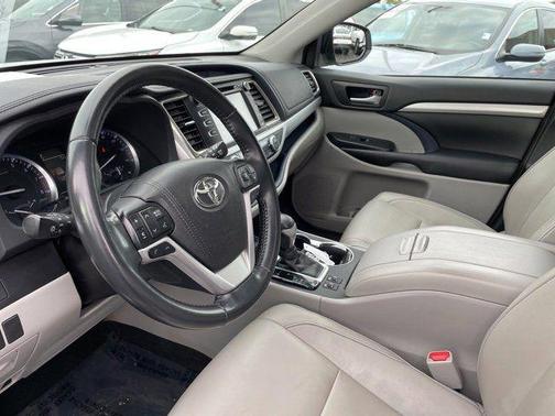 2018 Toyota Highlander 