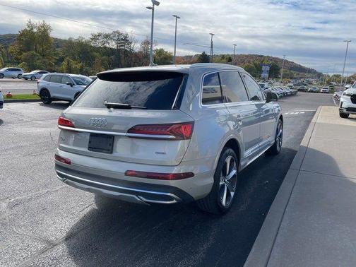 2021 Audi Q7 55 Premium Plus