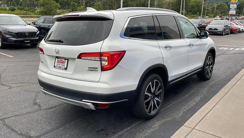 2022 Honda Pilot Touring 8-Passenger