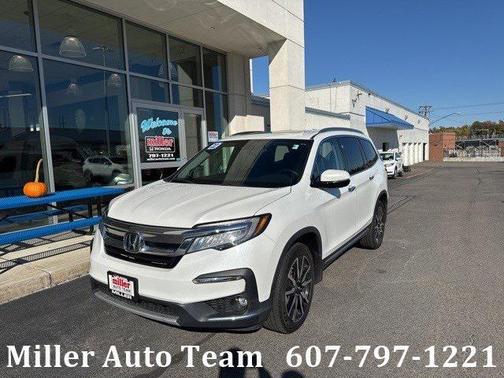 2022 Honda Pilot Touring 8-Passenger
