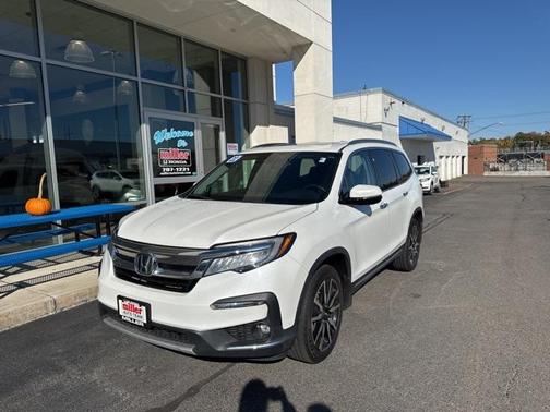 2022 Honda Pilot Touring 8-Passenger