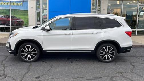 2022 Honda Pilot Touring 8-Passenger