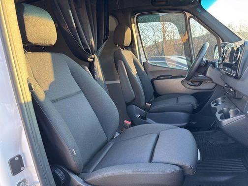 2025 Mercedes-Benz Sprinter 2500 High Roof