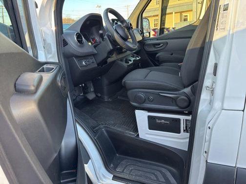 2025 Mercedes-Benz Sprinter 2500 High Roof