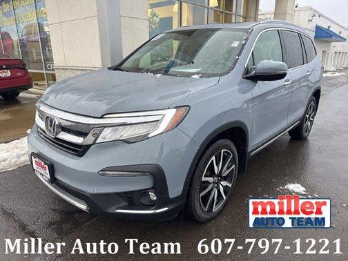 2022 Honda Pilot Touring 8-Passenger