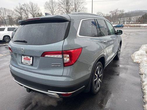 2022 Honda Pilot Touring 8-Passenger