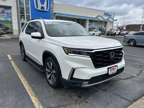 2023 Honda Pilot AWD Elite