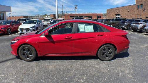 2022 Hyundai ELANTRA SEL