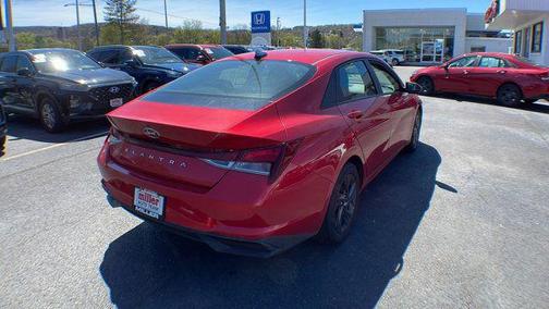 2022 Hyundai ELANTRA SEL