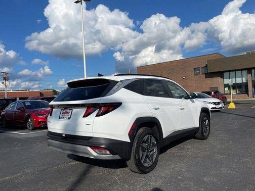 2025 Hyundai TUCSON SEL