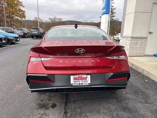 2025 Hyundai ELANTRA SEL