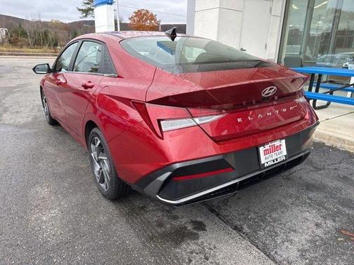 2025 Hyundai ELANTRA SEL