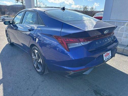 2022 Hyundai ELANTRA Limited