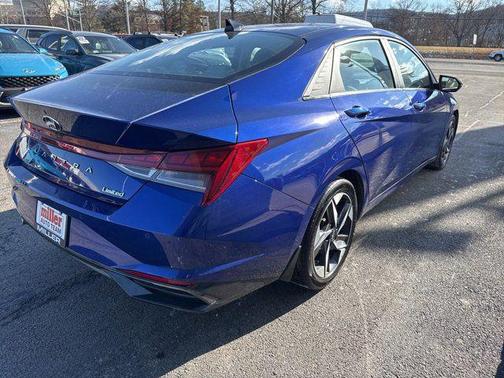 2022 Hyundai ELANTRA Limited