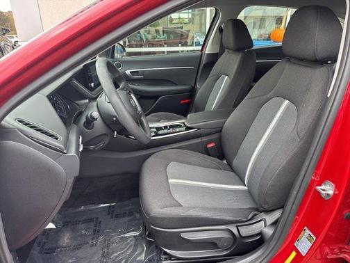 2022 Hyundai SONATA SE