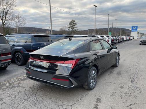 2026 Hyundai ELANTRA HEV Blue