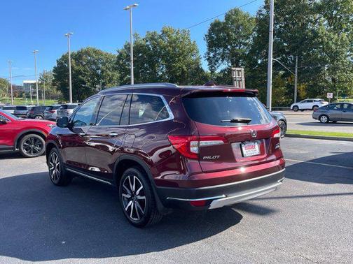 Deep Scarlet Pearl 2022 Honda Pilot Touring 8-Passenger