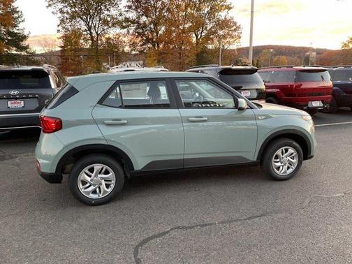 2026 Hyundai VENUE SE