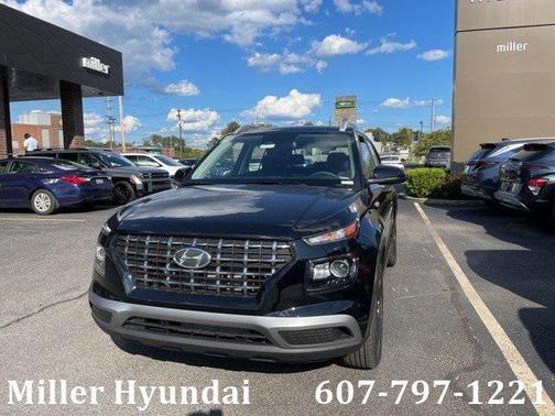 2025 Hyundai VENUE SEL
