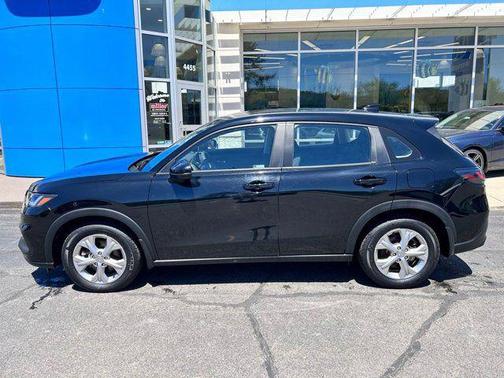 Crystal Black Pearl 2023 Honda HR-V LX