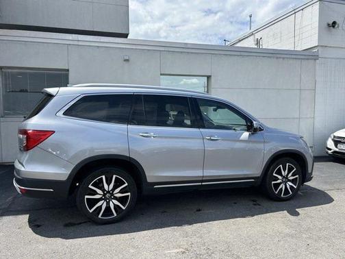 2021 Honda Pilot Touring 8-Passenger