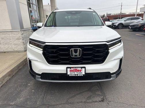 2024 Honda Pilot Touring 8-Passenger