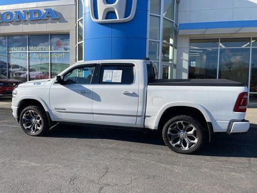 Ivory White Tri-Coat Pearlcoat 2021 RAM 1500 Limited