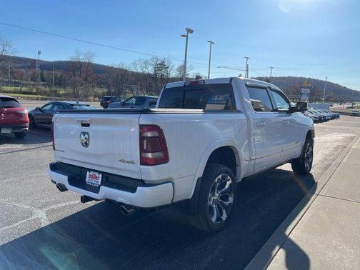 Ivory White Tri-Coat Pearlcoat 2021 RAM 1500 Limited