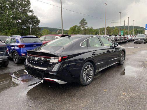 2025 Hyundai SONATA Hybrid Limited