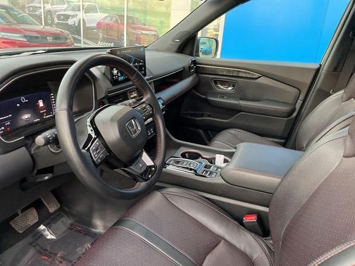 Crystal Black Pearl 2025 Honda Pilot Black Edition