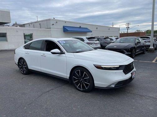 Platinum White Pearl 2023 Honda Accord Hybrid Touring
