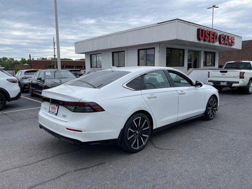 Platinum White Pearl 2023 Honda Accord Hybrid Touring