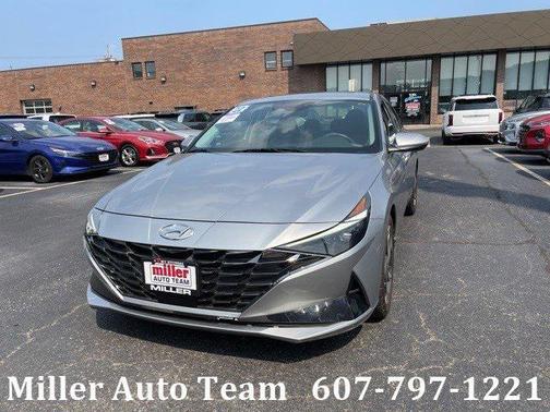 2022 Hyundai ELANTRA Limited