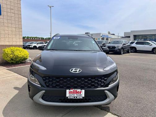 Abyss Black Pearl 2023 Hyundai KONA SEL
