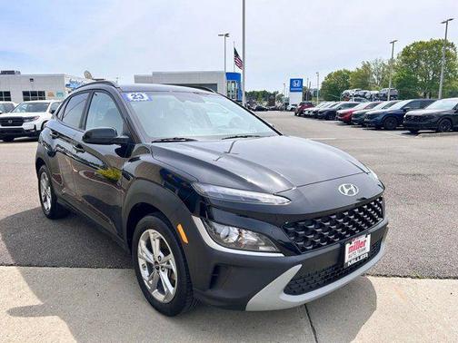 Abyss Black Pearl 2023 Hyundai KONA SEL