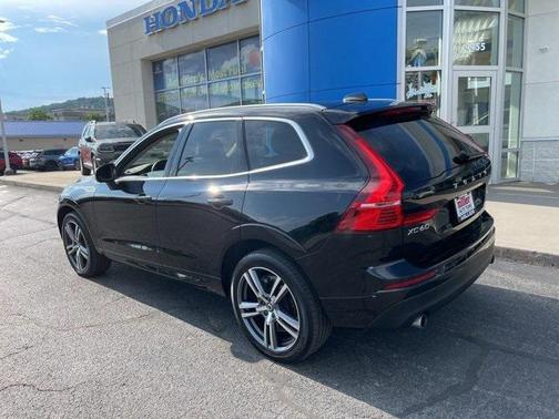 2020 Volvo XC60 T6 Momentum