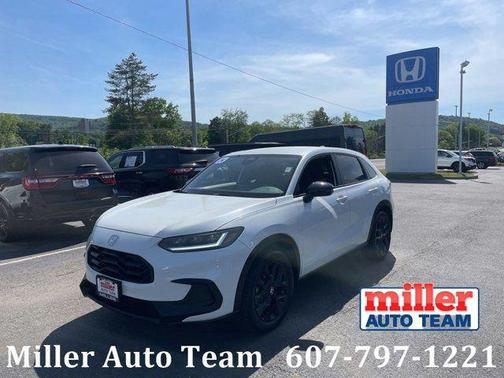 Platinum White Pearl 2024 Honda HR-V Sport