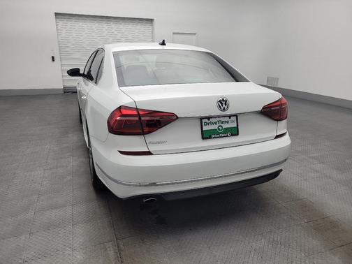 2017 Volkswagen Passat 1.8T R-Line w/Comfort
