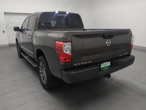 2017 Nissan Titan SL