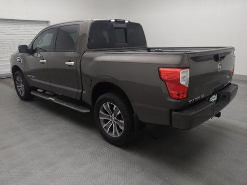 2017 Nissan Titan SL