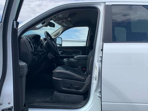 2024 RAM 2500 Laramie Crew Cab 4x4 6'4' Box