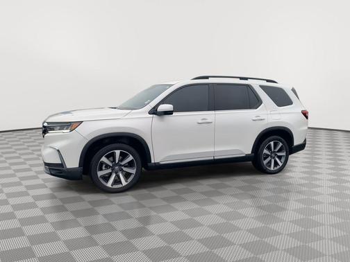 2025 Honda Pilot Touring 8-Passenger