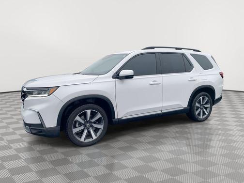 2025 Honda Pilot Touring 8-Passenger