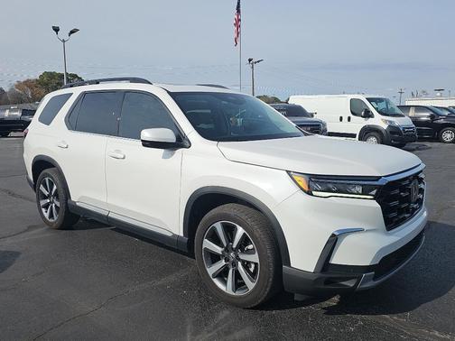2025 Honda Pilot Touring 8-Passenger