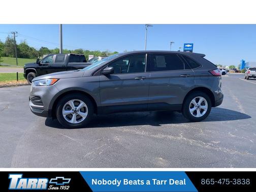 Carbonized Gray Metallic 2024 Ford Edge SE