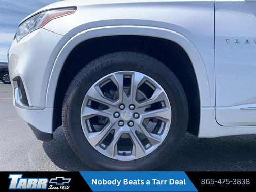 Iridescent Pearl Tricoat 2019 Chevrolet Traverse Premier