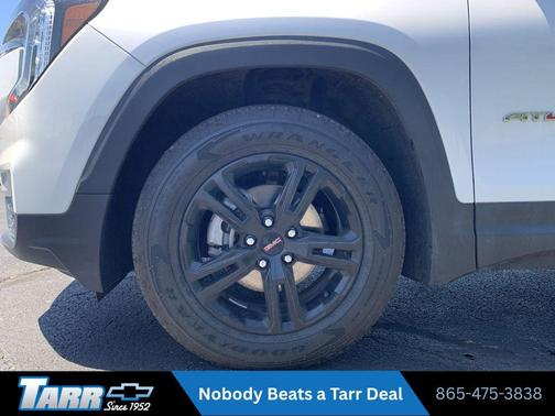 White Frost Tricoat 2024 GMC Terrain AWD AT4